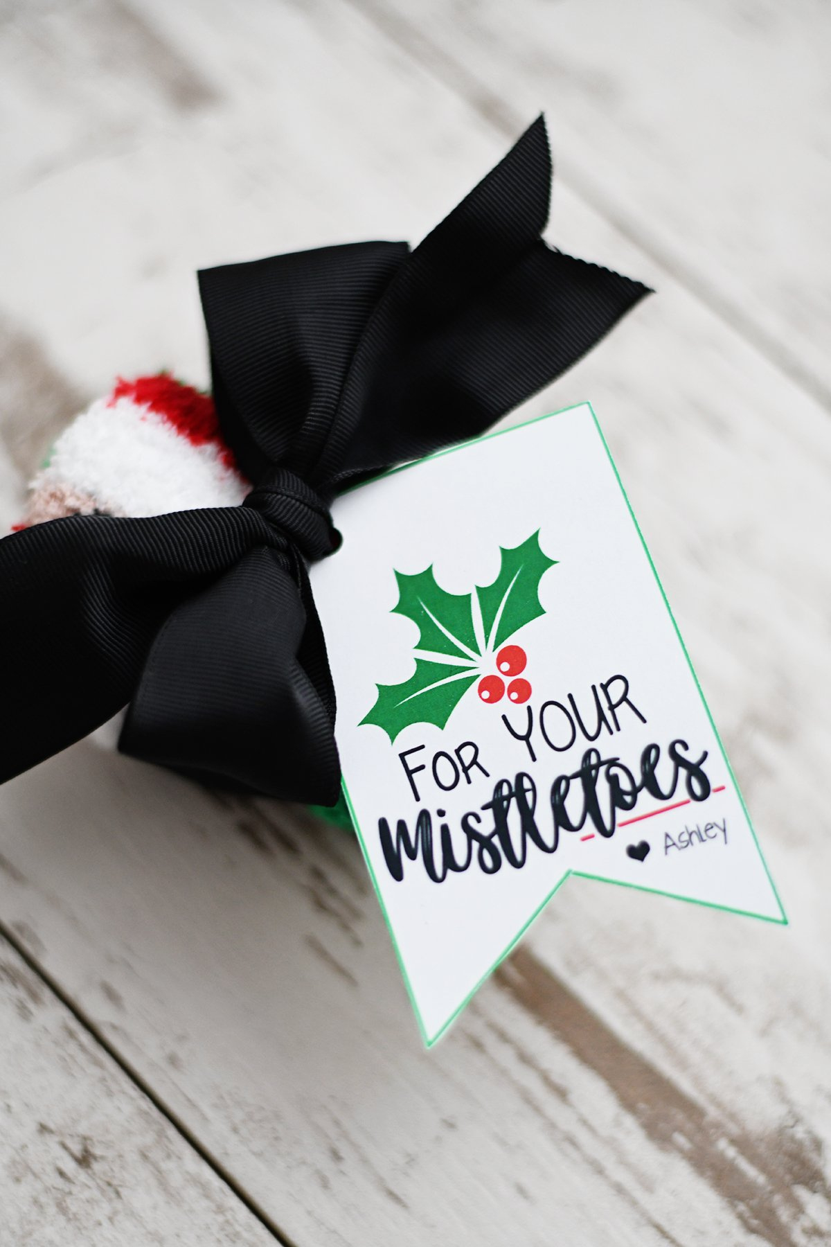 Free Printable Christmas Gift Tags : For Your Mistletoes — Pink with Free Printable Mistletoe Tags